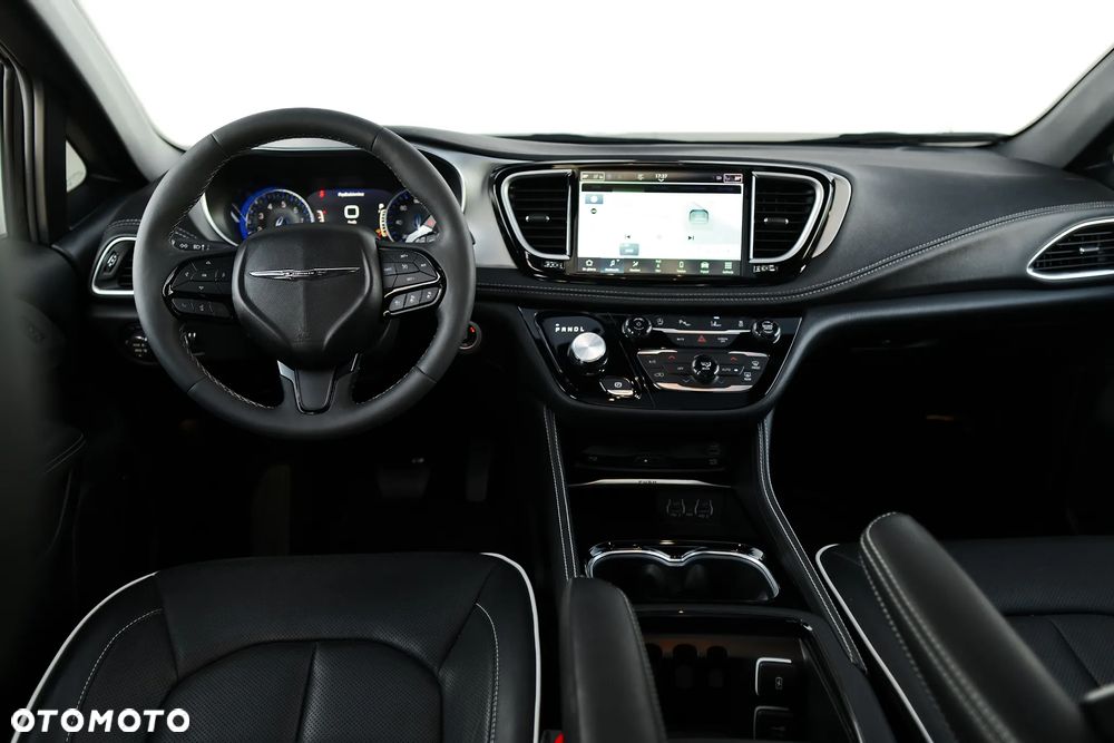 Chrysler Pacifica - 25