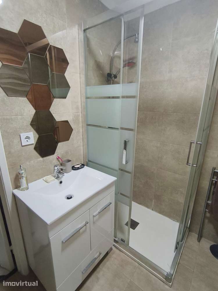 Quarto, Beato, Rua Doutor Faria de Vasconcelos - Grande imagem: 2/5