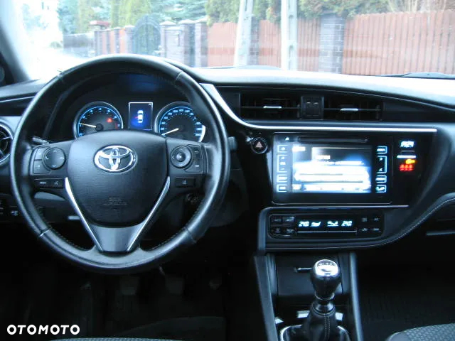 Toyota Corolla 1.6 Premium - 11