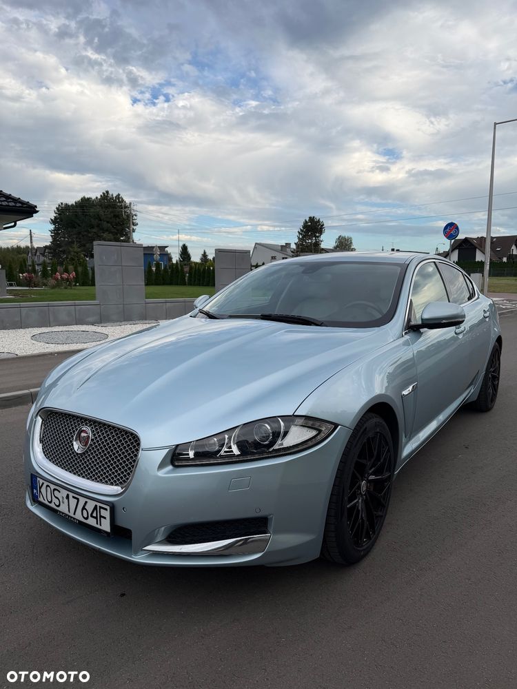 Jaguar XF 2.0 T Premium Luxury - 3