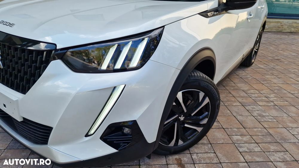 Peugeot 2008 PureTech 130 EAT8 GT Exclusive - 26