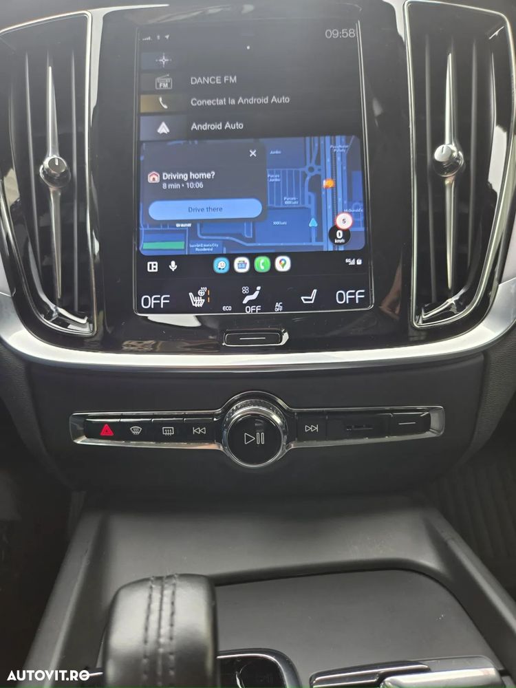 Volvo V60 B4 MHEV AT8 FWD Momentum Pro - 9