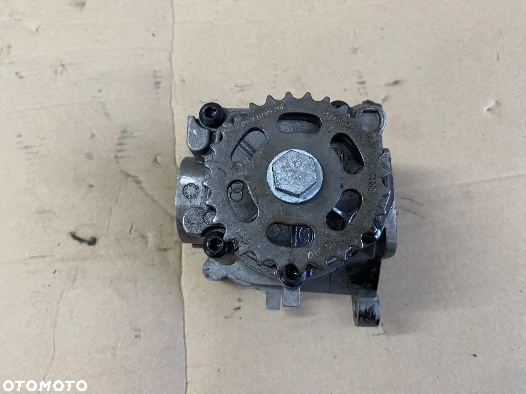 POMPA OLEJU AUDI A4 A5 A6 Q7 TOUAREG 3.0 TDI 059115103BC - 1