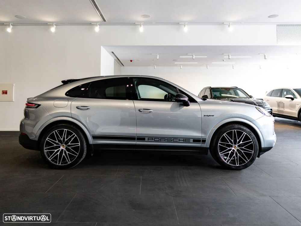 Porsche Cayenne Coupé E-Hybrid - 3