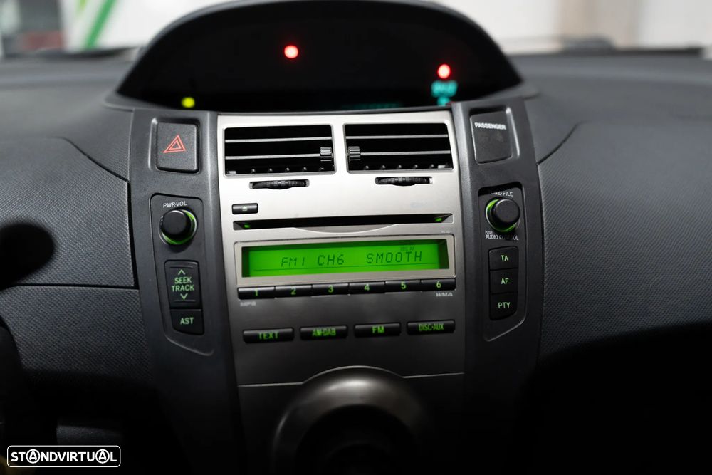 Toyota Yaris 1.0 VVT-i AC - 12