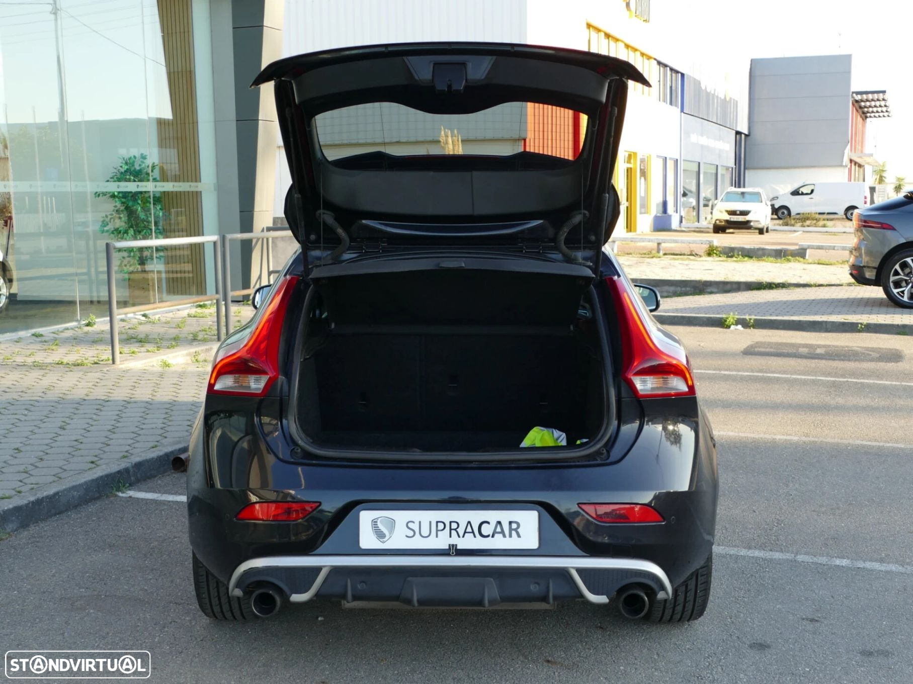 Volvo V40 2.0 D2 R-Design Momentum - 6