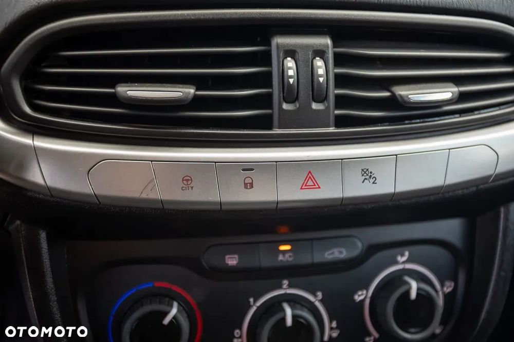 Fiat Tipo 1.4 16v Easy - 27