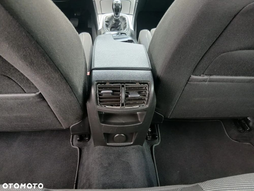Opel Insignia 1.4 T Edition S&S - 32