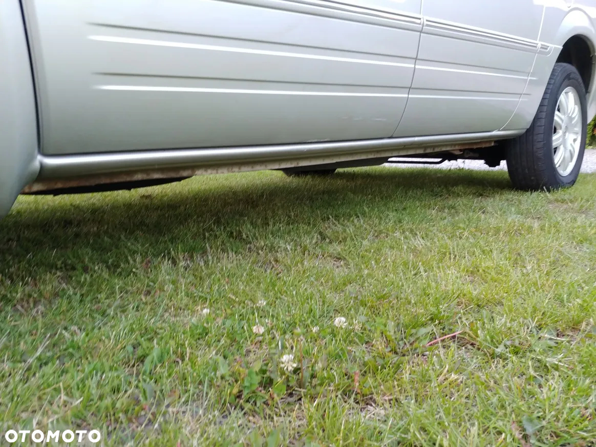 Chrysler Grand Voyager 3.3 Limited S&G - 11