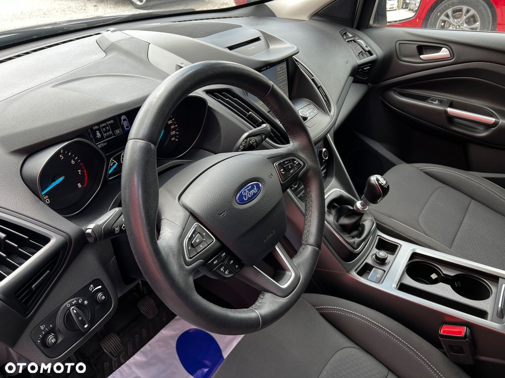 Ford Kuga 1.5 EcoBoost 2x4 Titanium - 28