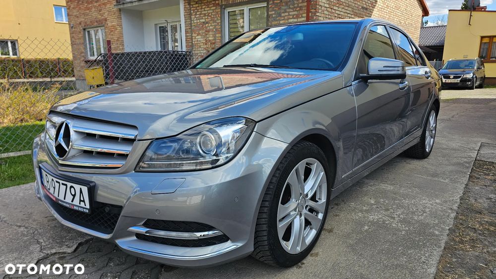 Mercedes-Benz Klasa C 200 CGI BlueEFFICIENCY Avantgarde - 14