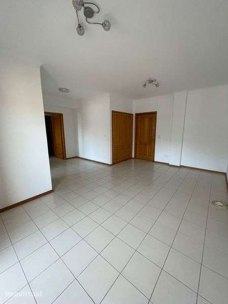 Arrendamento do apartamento T1 na Rua 4 Caminhos - Grande imagem: 3/11