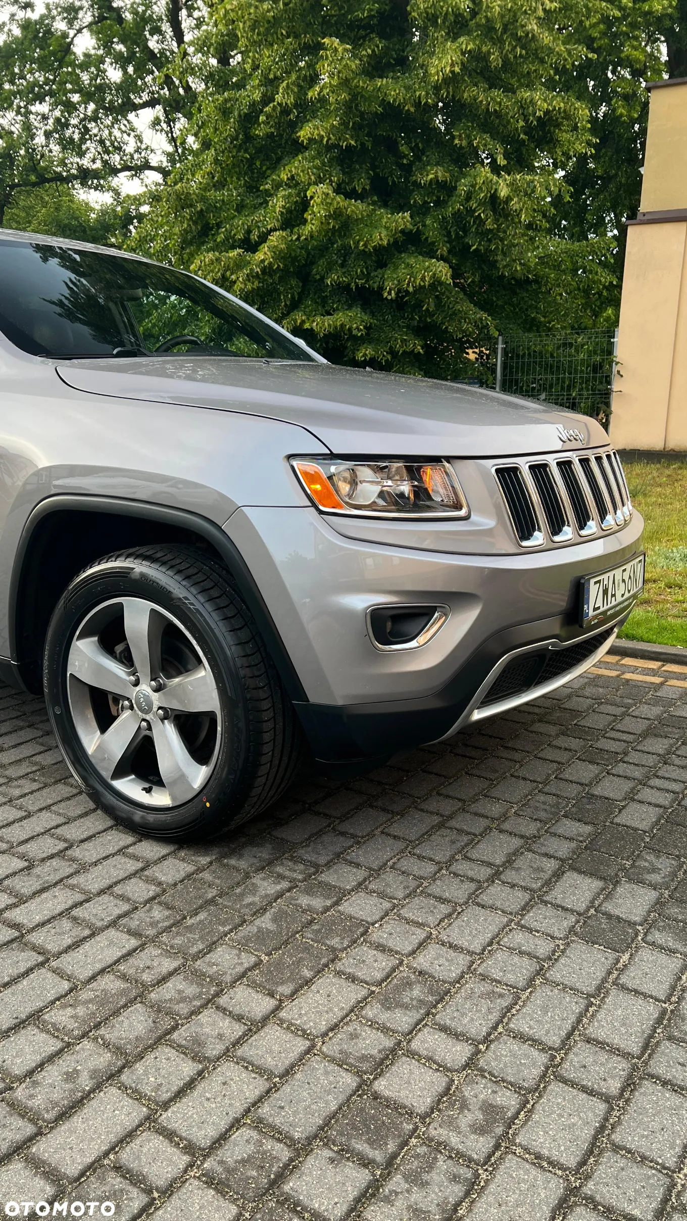 Jeep Grand Cherokee - 19