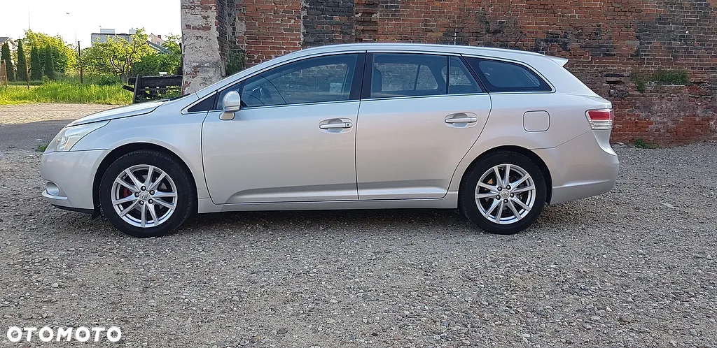 Toyota Avensis 2.0 D-4D Combi Executive - 8