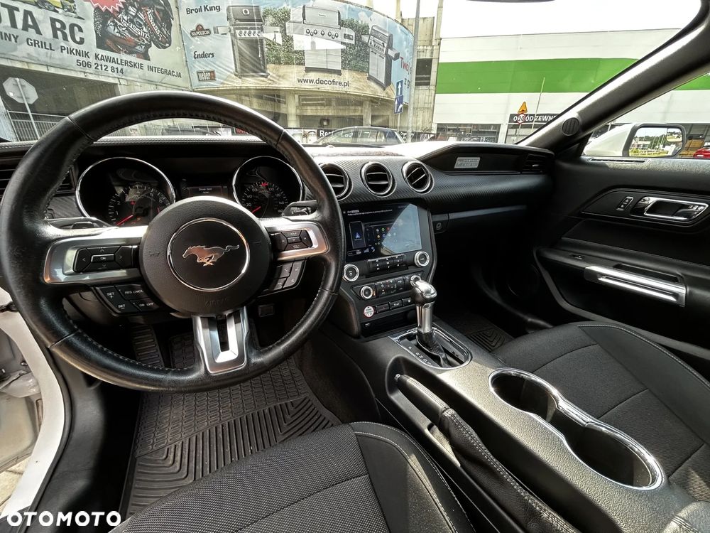 Ford Mustang - 8