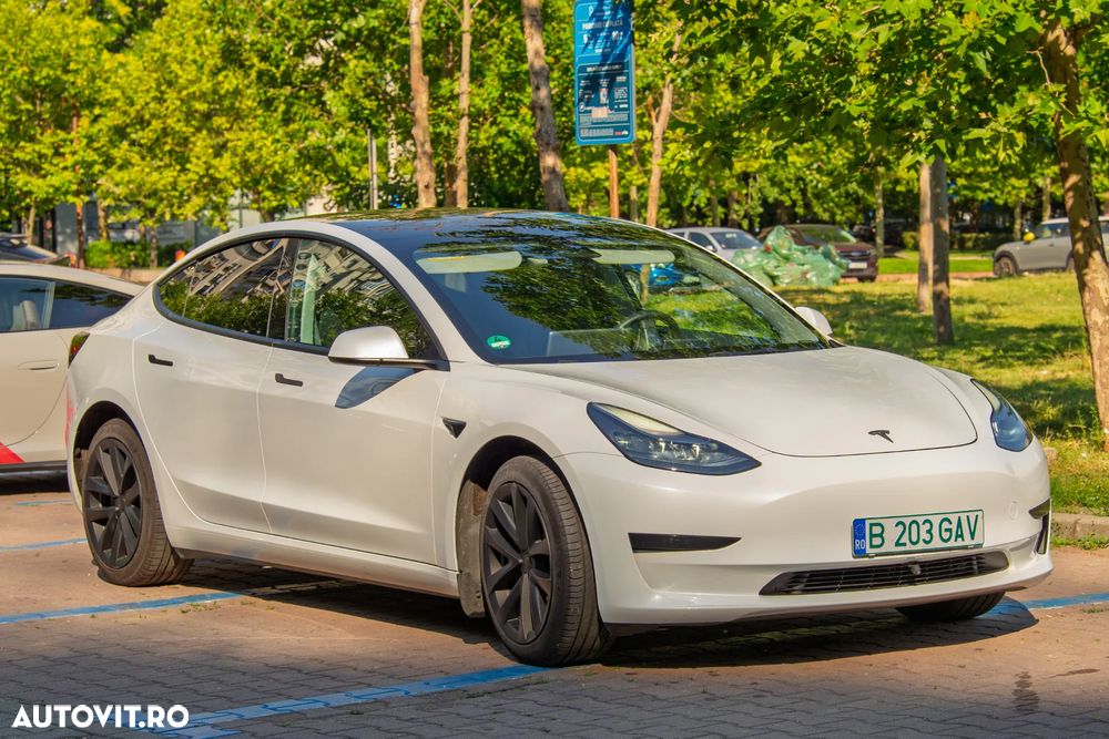 TESLA Model 3 2023 — imagine 2