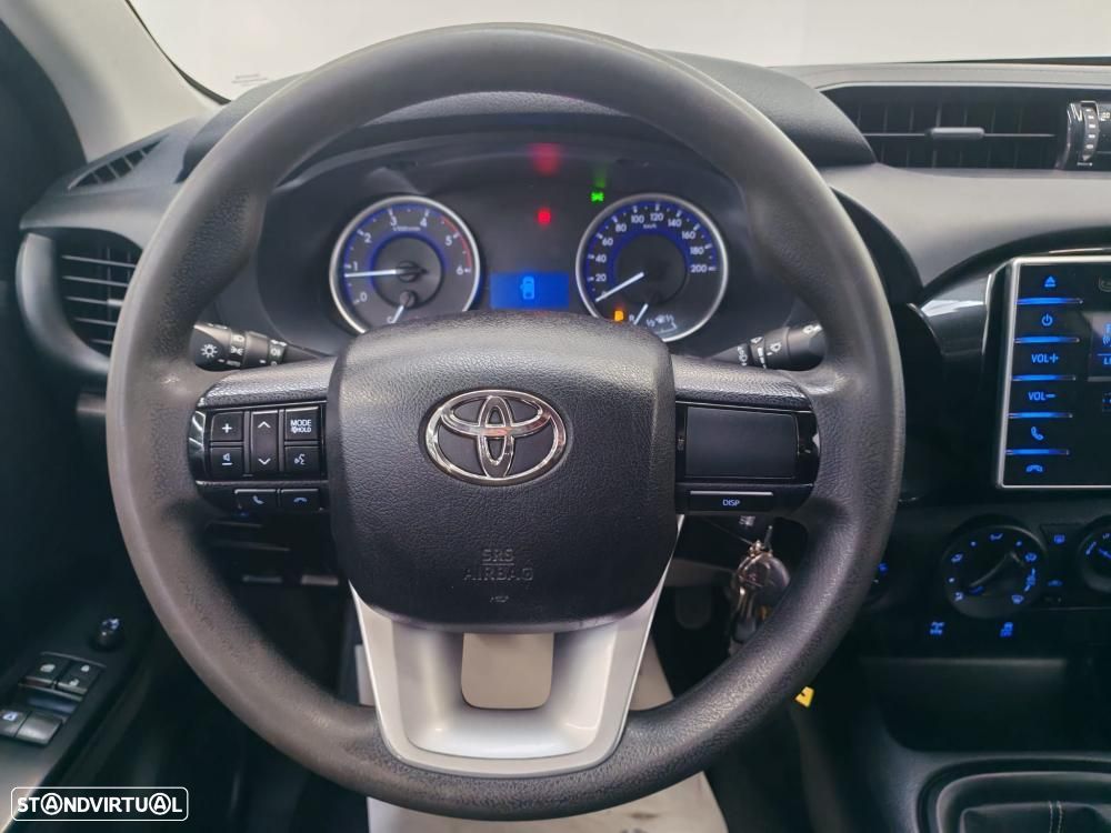 Toyota Hilux 2.4 D-4D 4WD CE 3L - 13
