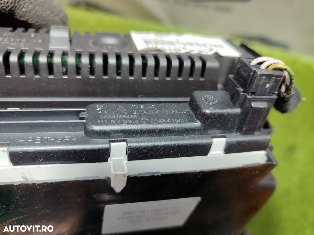 DISPLAY CENTRAL BORD + VENTILATIE + BUTON AVARIE PEUGEOT 207 1.4 BENZINA 2007 / BERLINA 3 USI COD OEM 9663205580 / 9664158480 / 9650068177 / 2006-2014 - 6