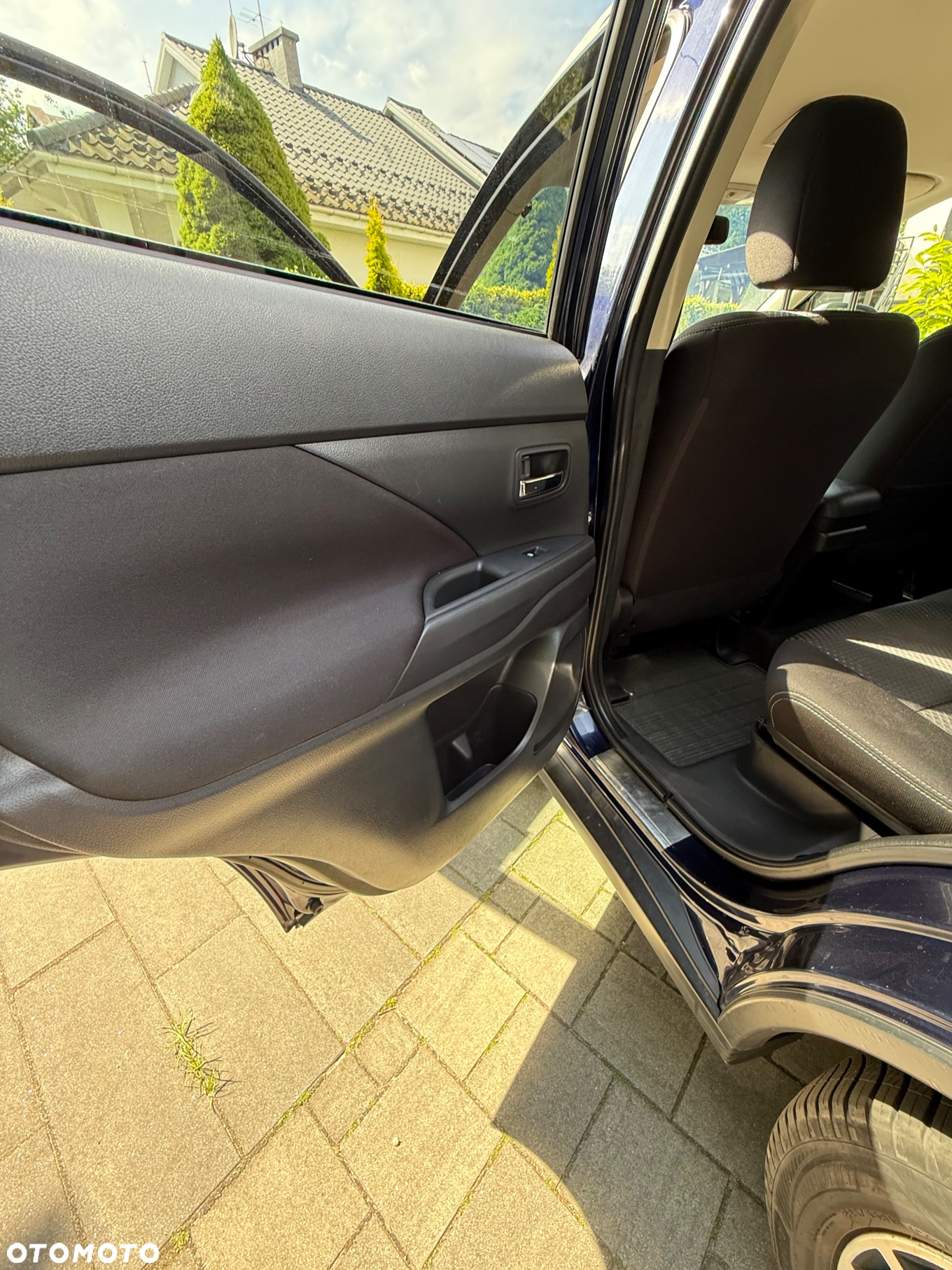 Mitsubishi Outlander 2.0 Instyle + 4WD CVT - 30