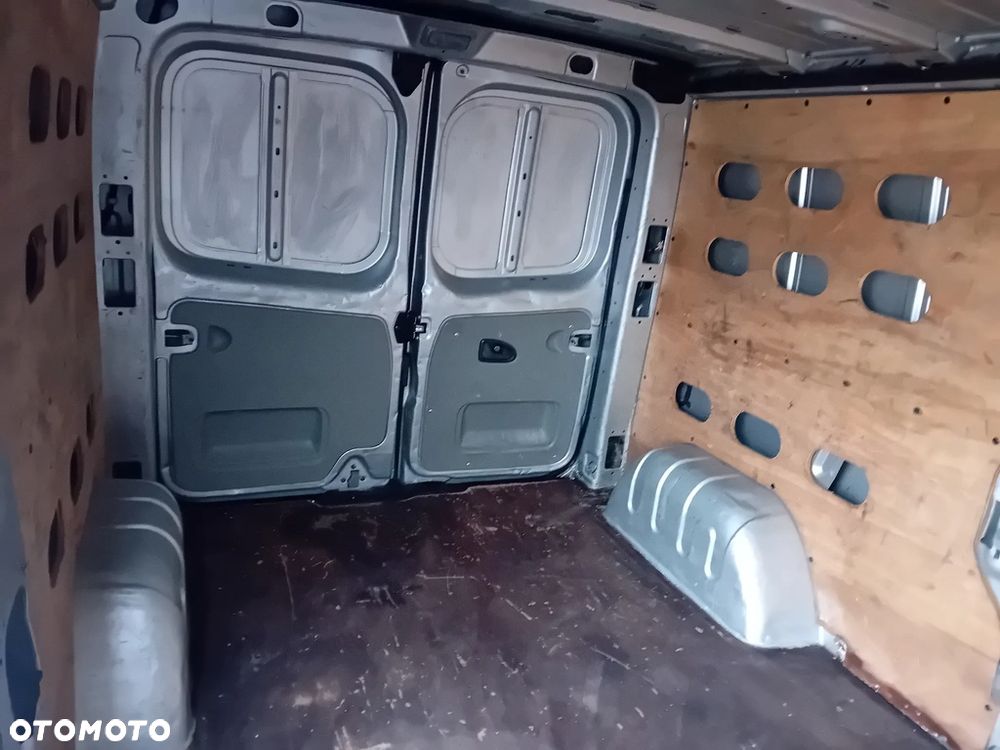 Opel Vivaro - 14