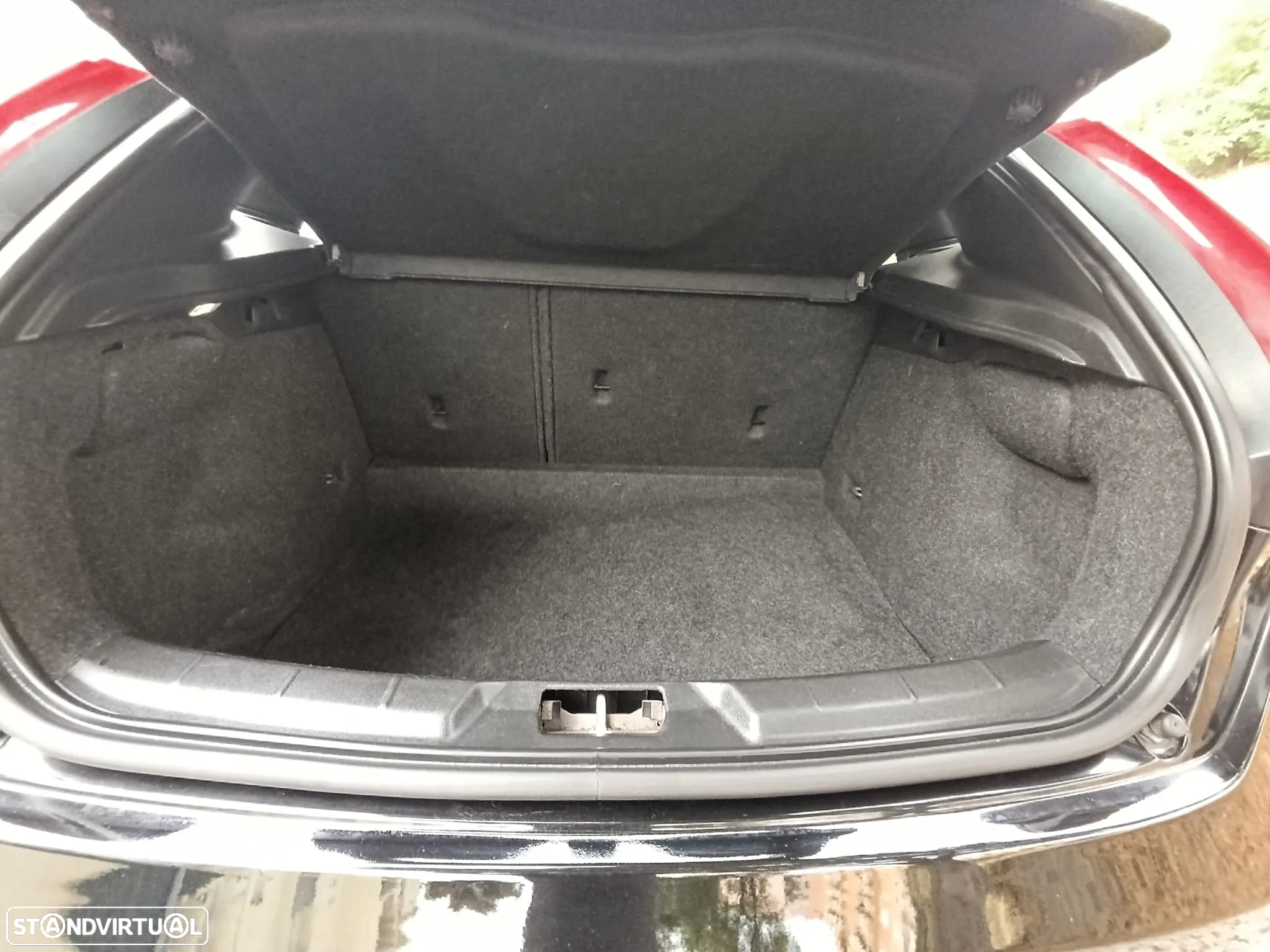 Volvo V40 2.0 D3 Momentum - 31