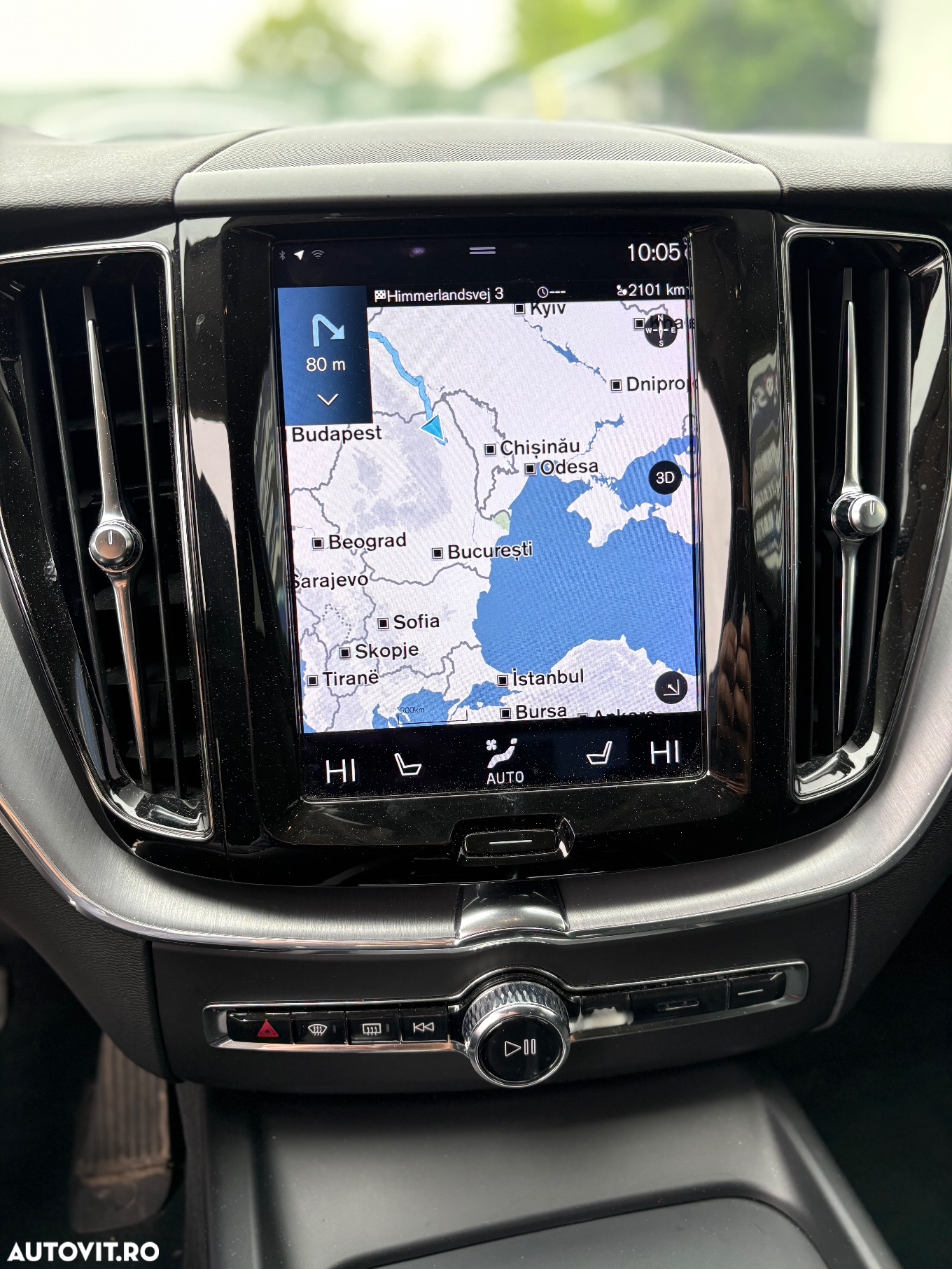Volvo XC 60 B4 MHEV AWD Momentum Pro - 23