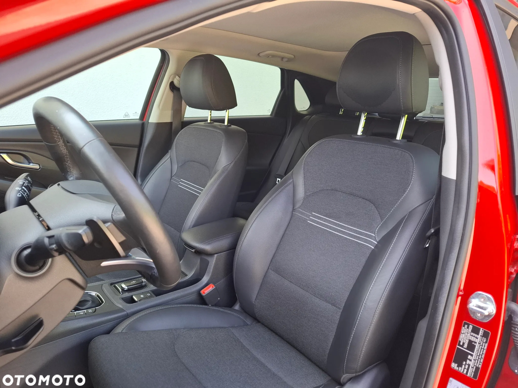Hyundai i30 1.5 T-GDI 48V-Hybrid DCT Intro - 15