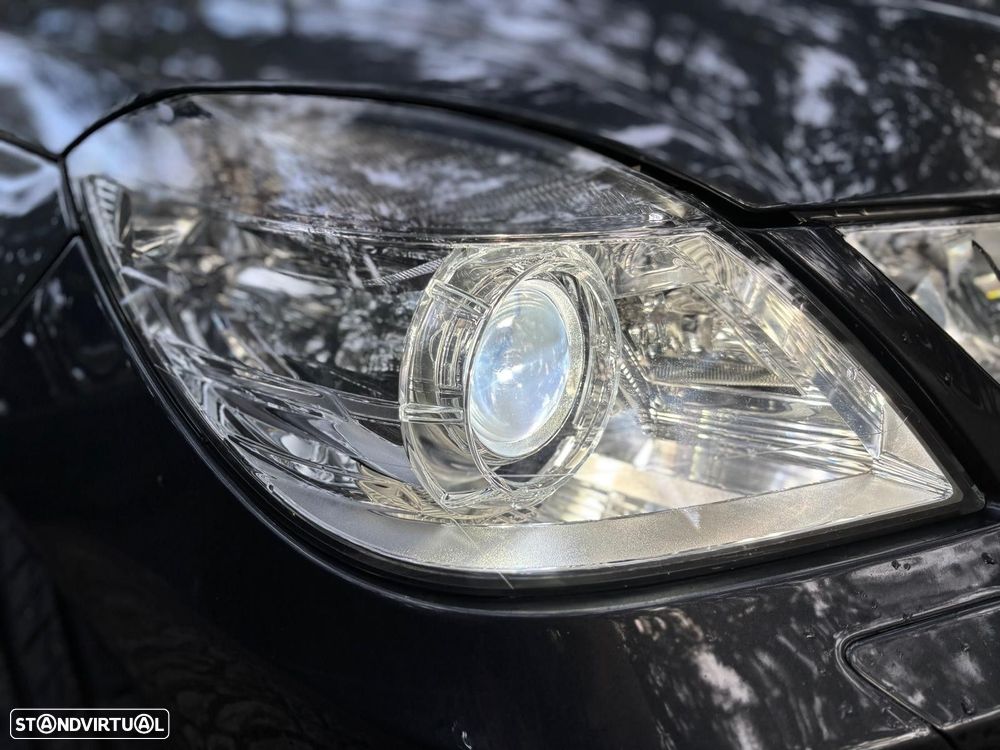 Mercedes-Benz E 250 CDi Avantgarde BlueEfficiency - 17