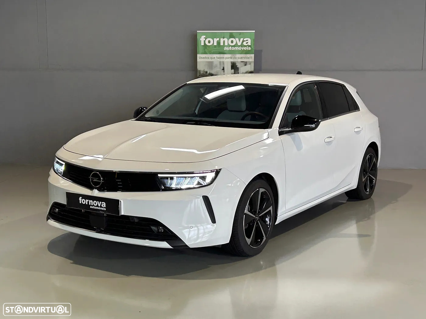 Opel Astra 1.2 T Elegance - 3