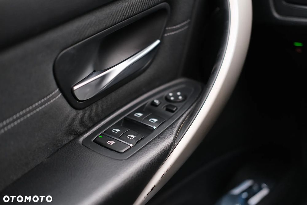 BMW Seria 3 320d xDrive Advantage - 22