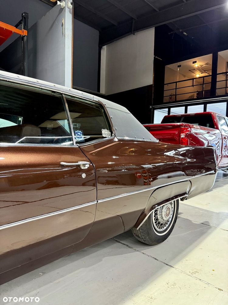 Cadillac Deville - 8