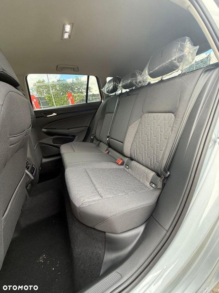 Volkswagen Golf - 32