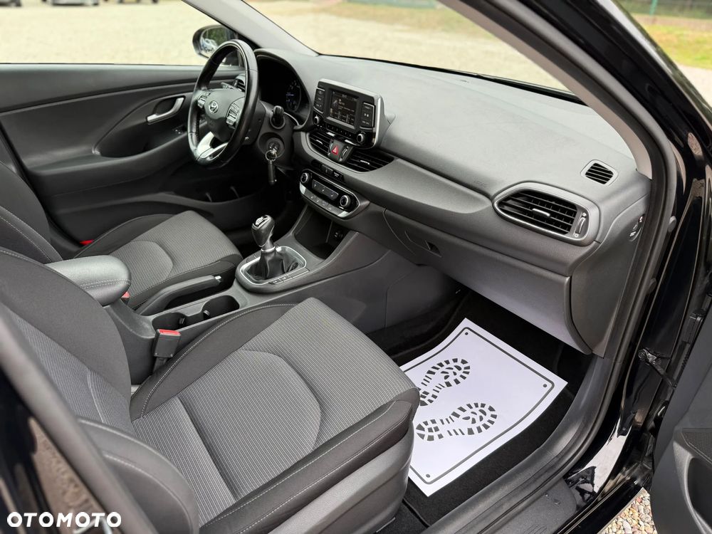 Hyundai i30 1.4 Comfort - 13