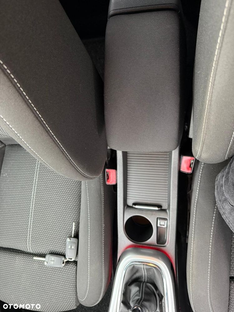 Opel Astra 1.4 Turbo Style - 20