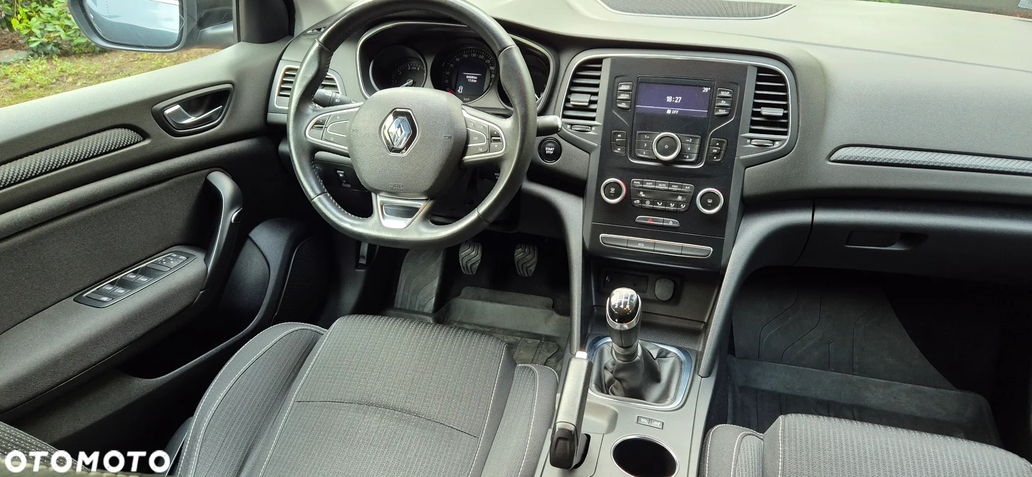 Renault Megane 1.6 SCe Limited - 10