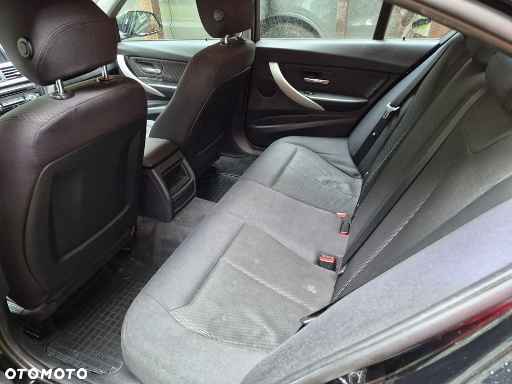 BMW Seria 3 320d - 9