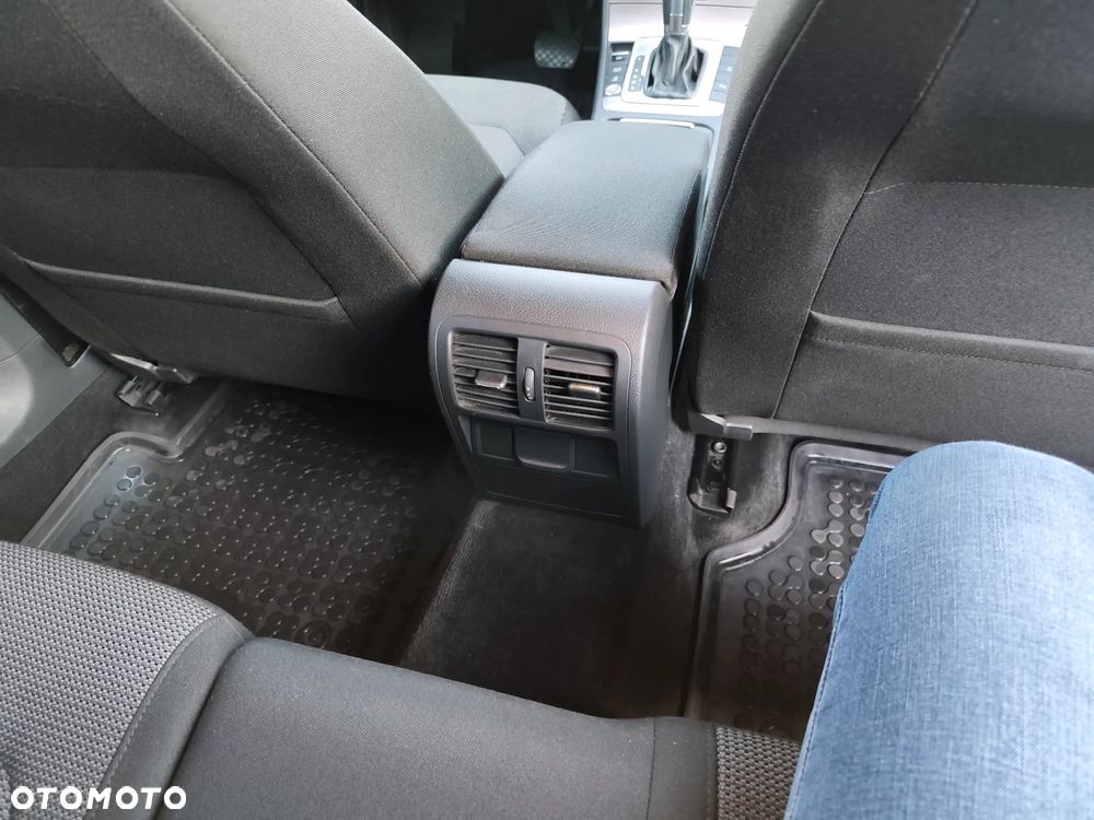 Volkswagen Passat - 13