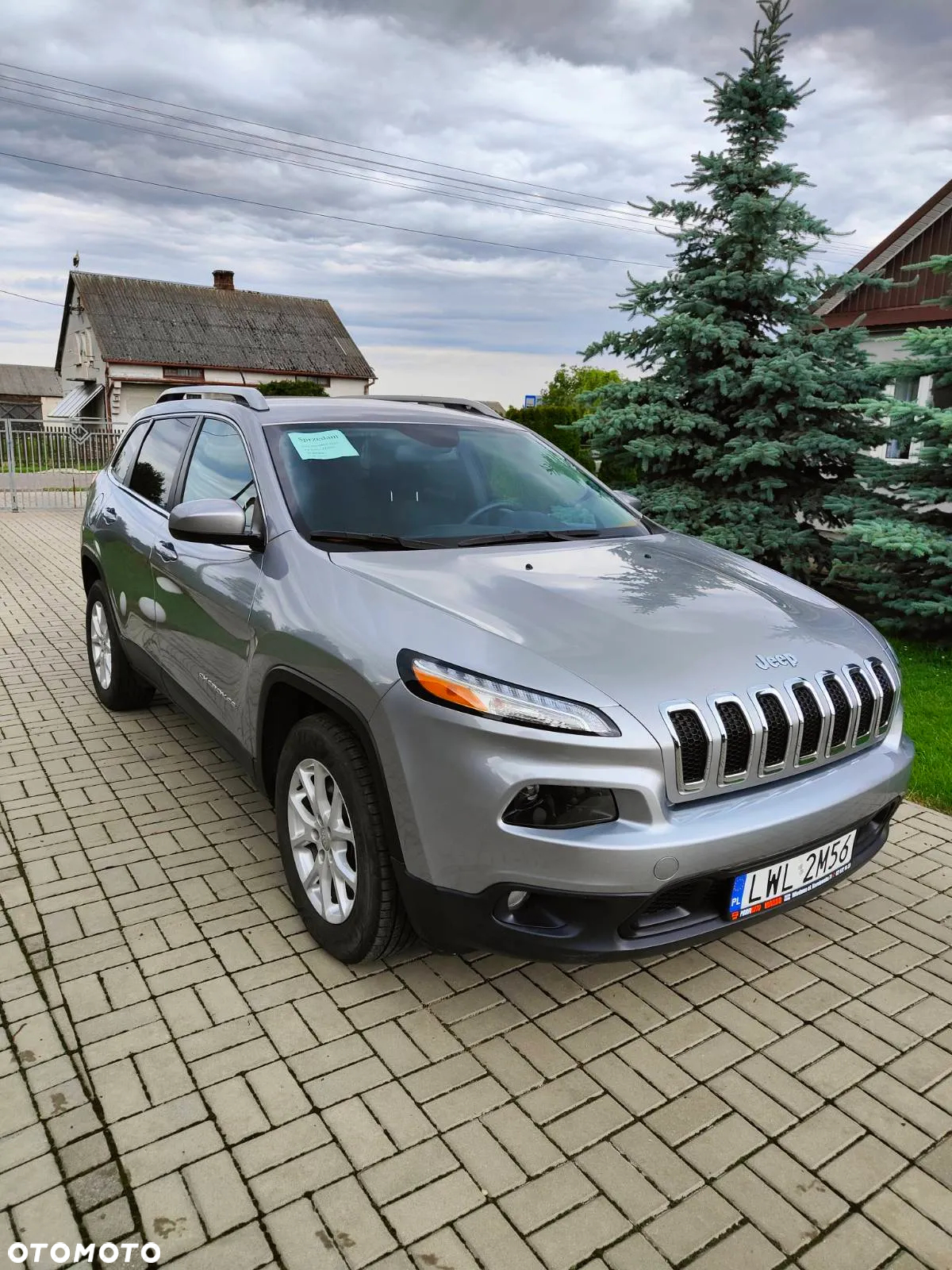 Jeep Cherokee - 33