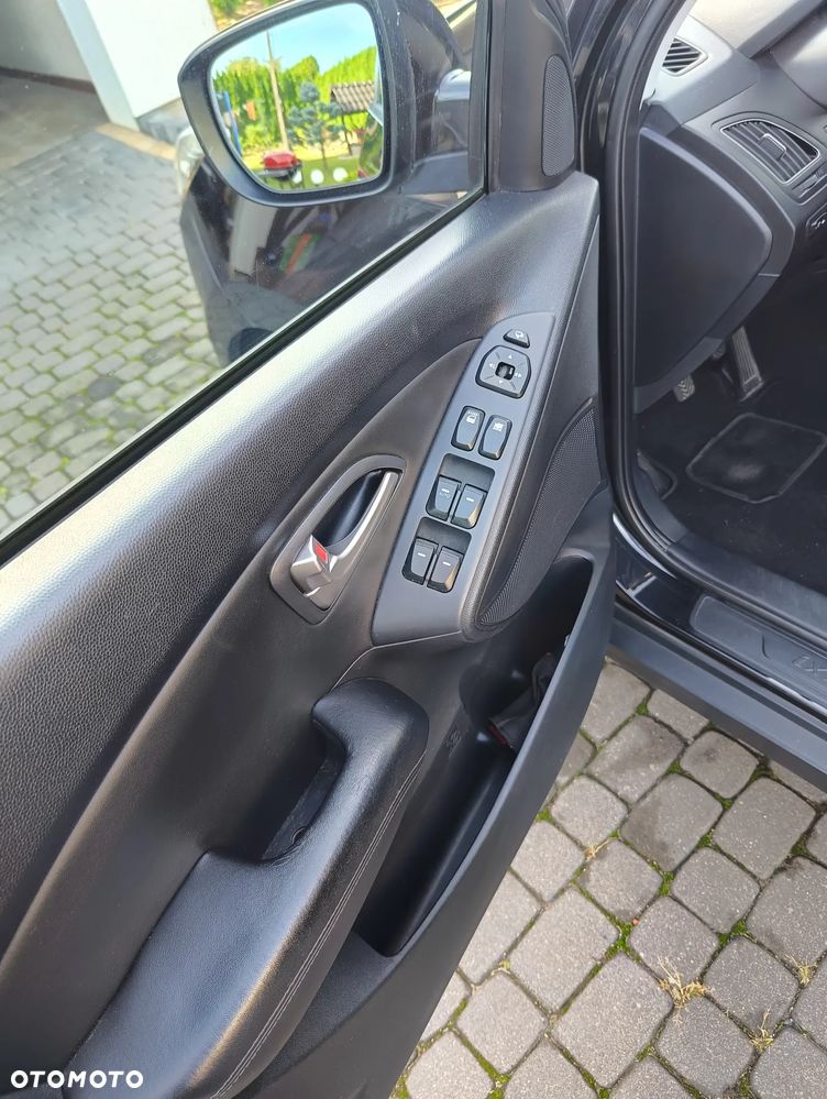 Hyundai ix35 - 12
