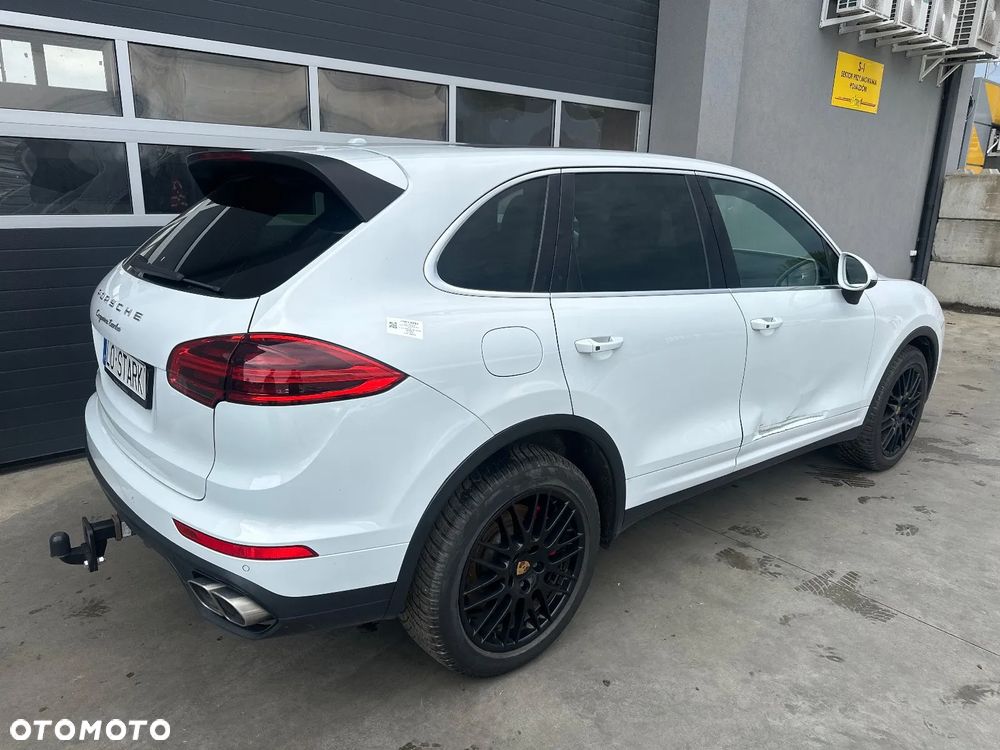 Porsche Cayenne - 1