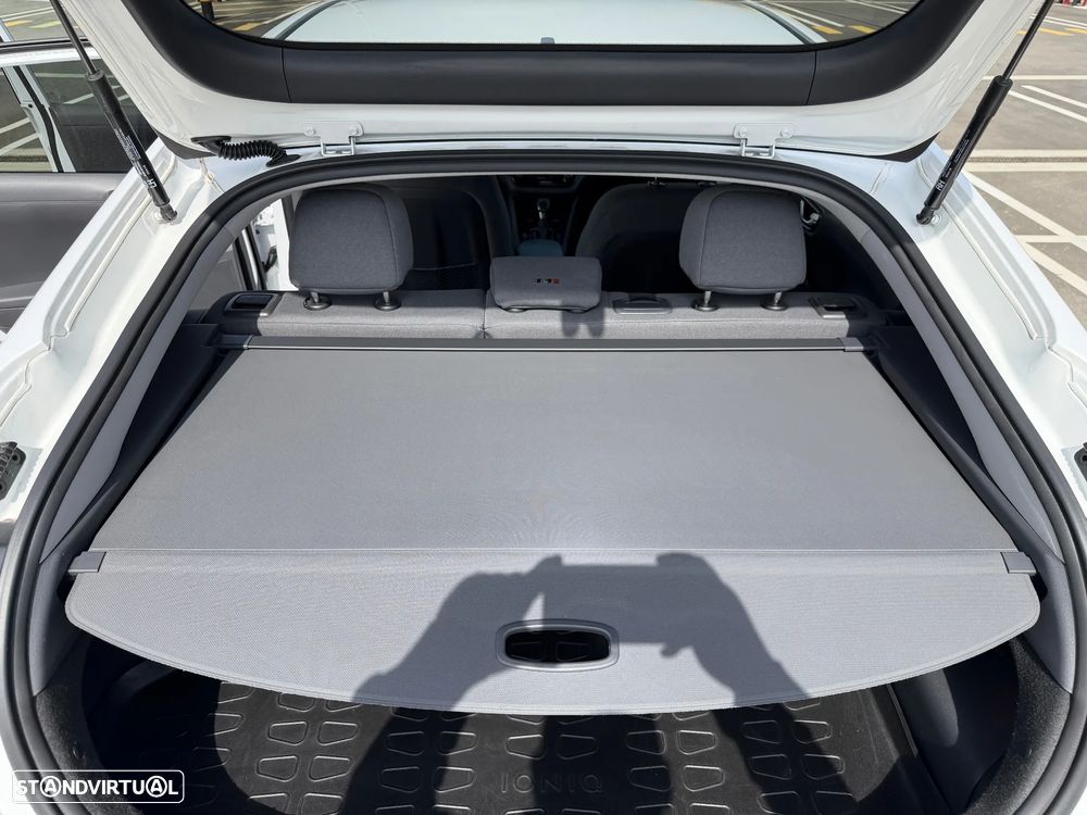 Hyundai Ioniq 1.6 GDI PHEV Tech - 18