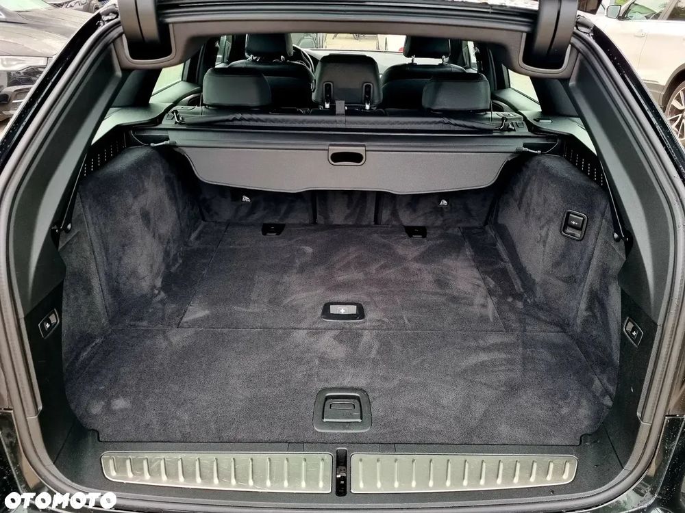 BMW Seria 5 520i Sport Line - 14