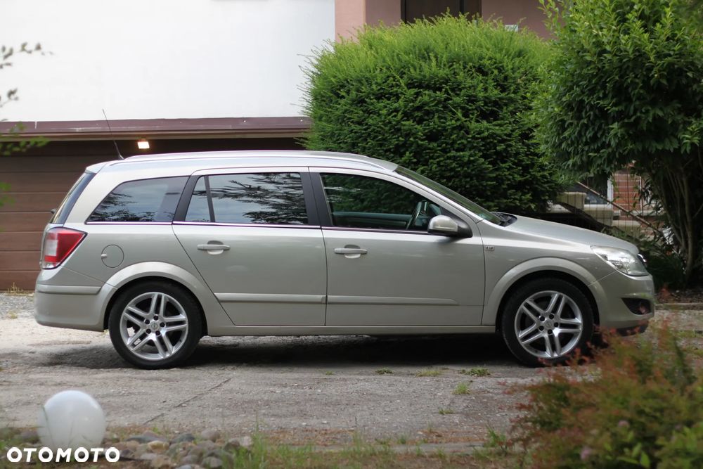 Opel Astra 1.7 CDTI DPF Cosmo - 4