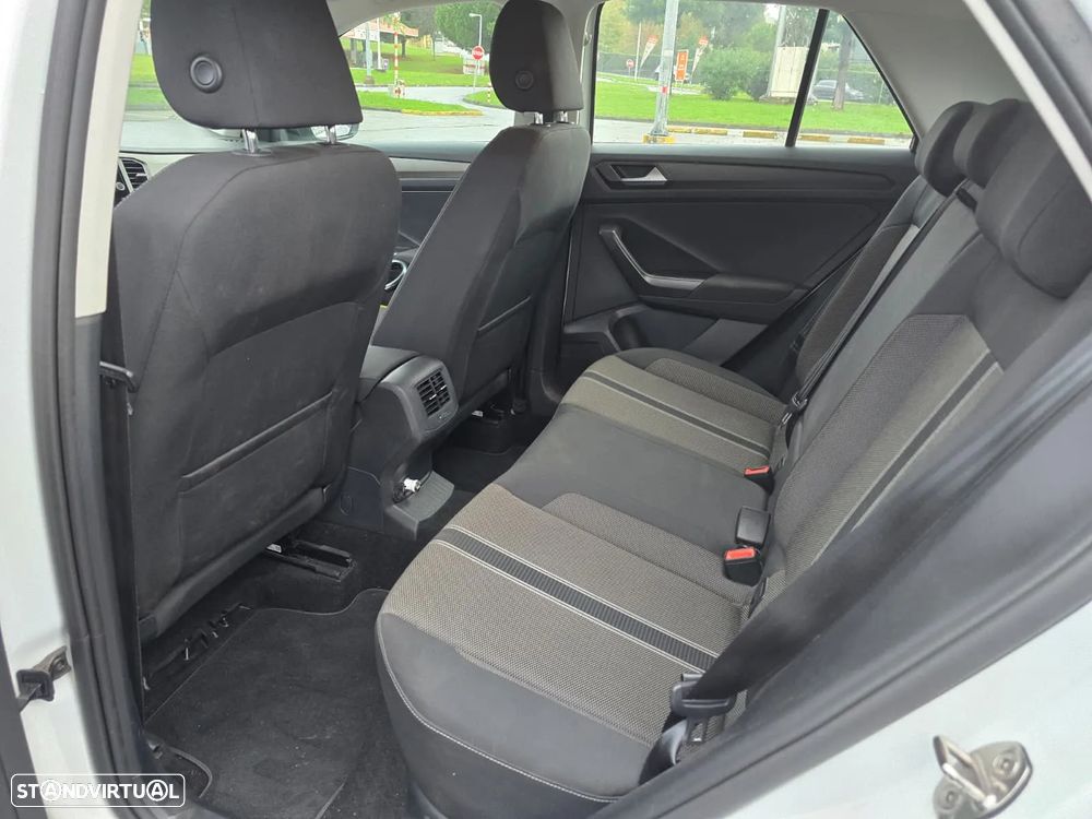VW T-Roc 1.0 TSI - 12