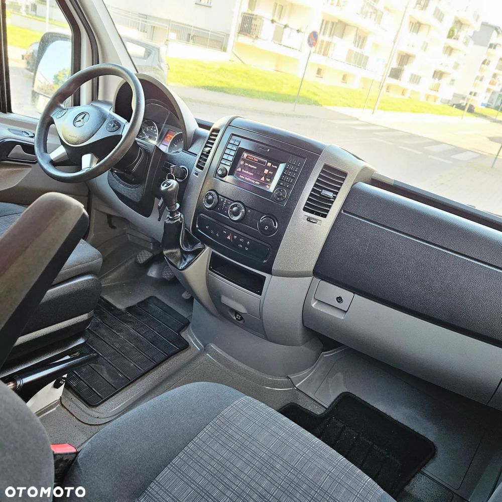 Mercedes-Benz Sprinter - 16
