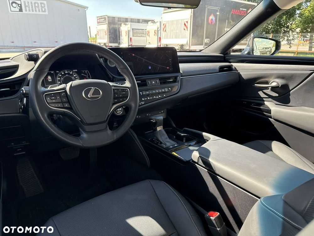 Lexus ES 300h Business Edition - 13
