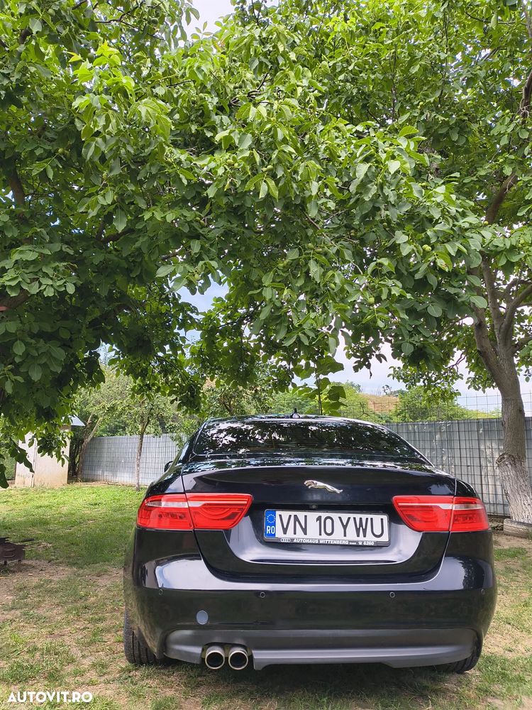 Jaguar XE - 2