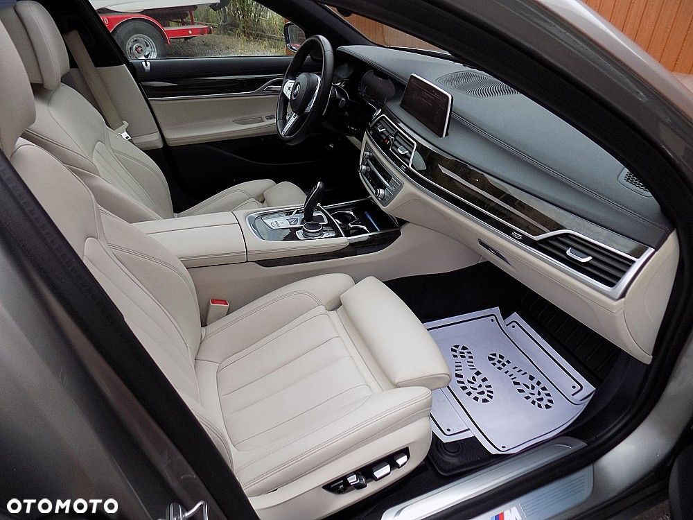 BMW Seria 7 745Le xDrive - 8