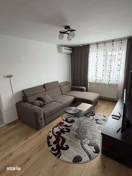 se vinde apartament etaj4/4,complet mobilat si utilat — fotografia 1
