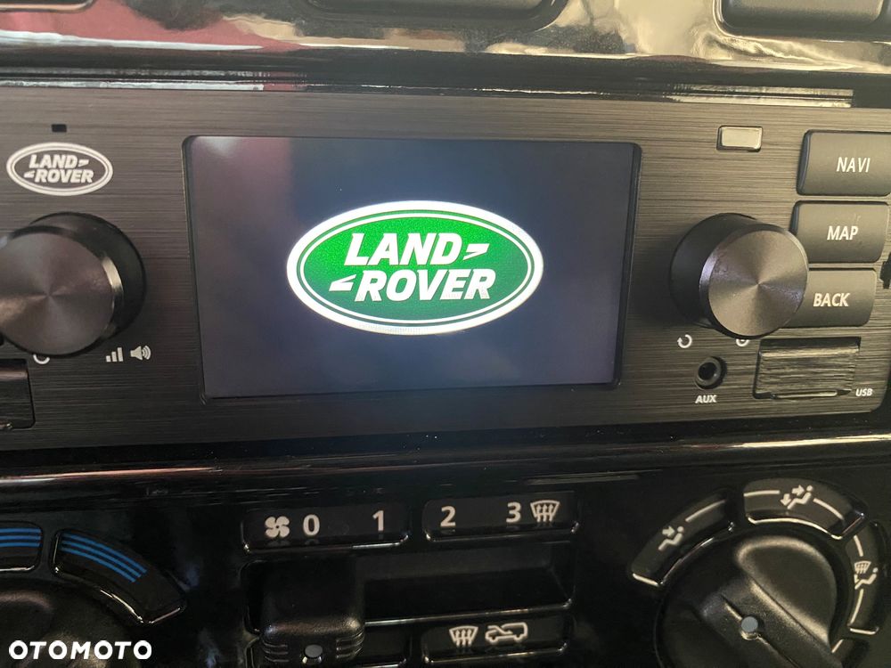 Land Rover Defender - 18